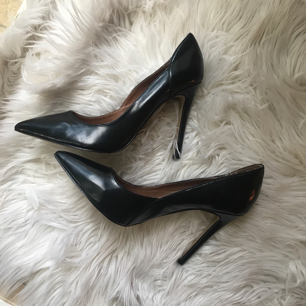 Steve Madden Classic Black Pumps high heels